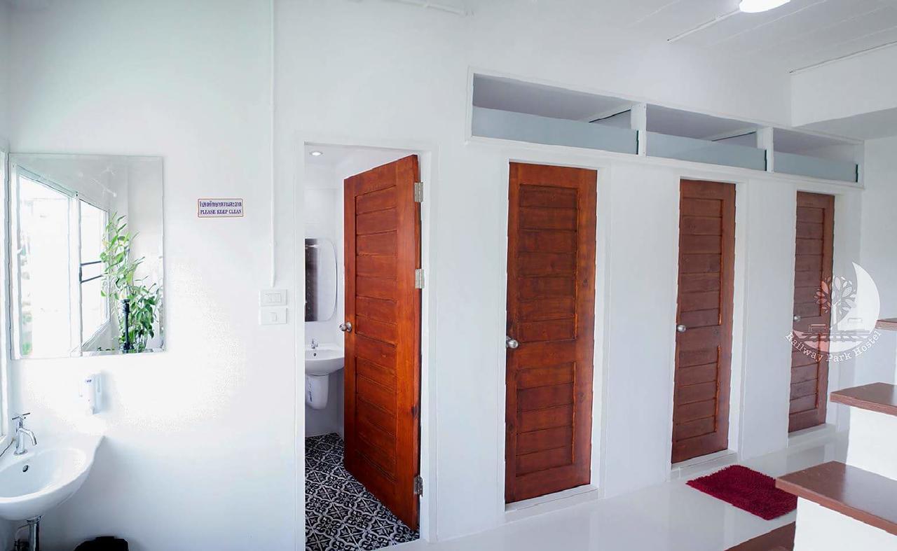 Railway Park Hostel 치앙마이 외부 사진