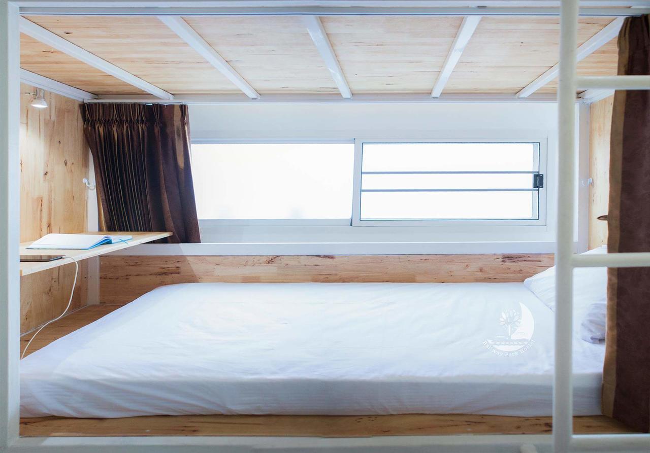 Railway Park Hostel 치앙마이 외부 사진