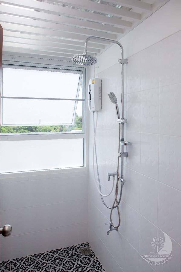 Railway Park Hostel 치앙마이 외부 사진